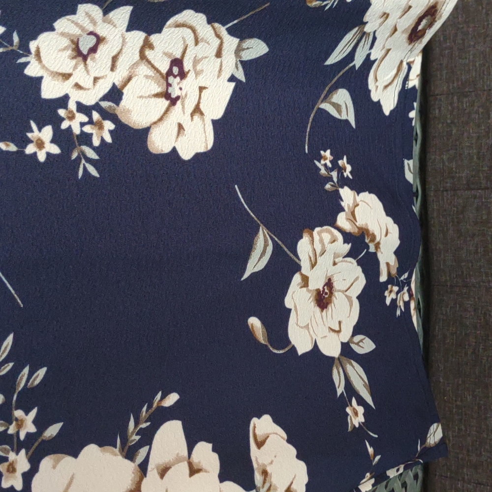 Mock-Neck Floral Bodycon Dress - Picture 6 of 10